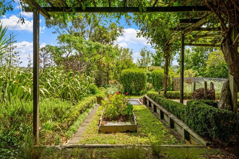 Photo of property in 4186 Kaipara Coast Highway, Tauhoa, Warkworth, 0984