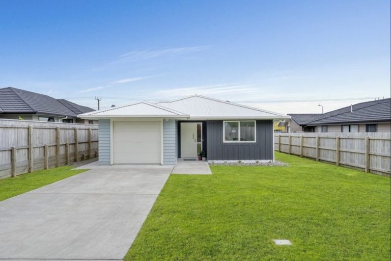 Photo of property in 9 Mahia Lane, Waikanae, 5036