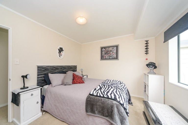 Photo of property in 27 Strachan Way, Highbury, Palmerston North, 4412