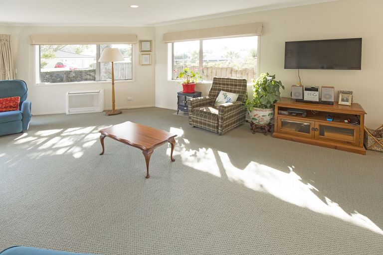 Photo of property in 76 Florence Avenue, Orewa, 0931