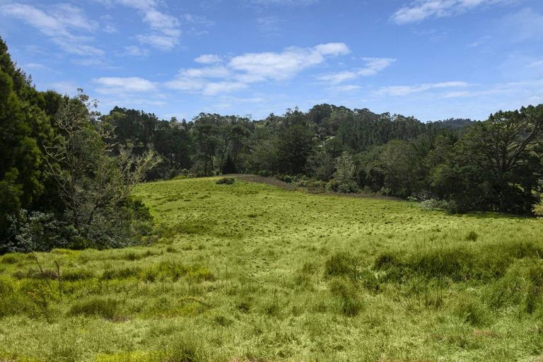 Photo of property in 62 Paremoremo Road, Lucas Heights, Auckland, 0632