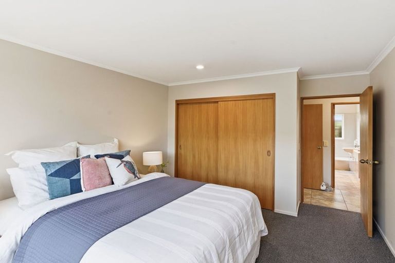 Photo of property in 2/60 Lancewood Drive, Halswell, Christchurch, 8025