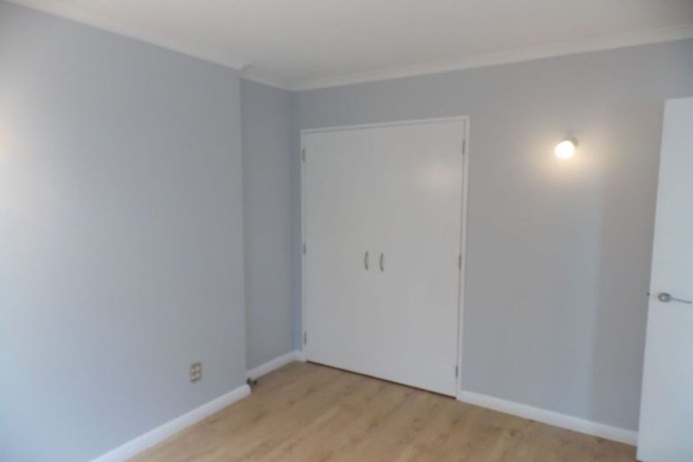 Photo of property in Endeavour Apartments, 23/125u Thorndon Quay, Pipitea, Wellington, 6011
