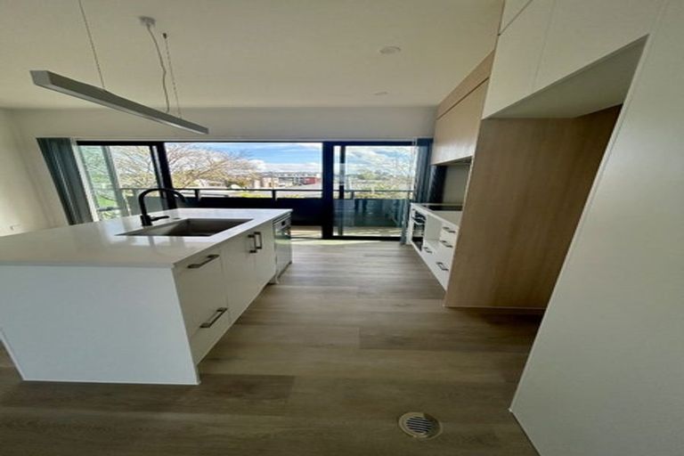 Photo of property in 15 Tiraumea Drive, Pakuranga, Auckland, 2010