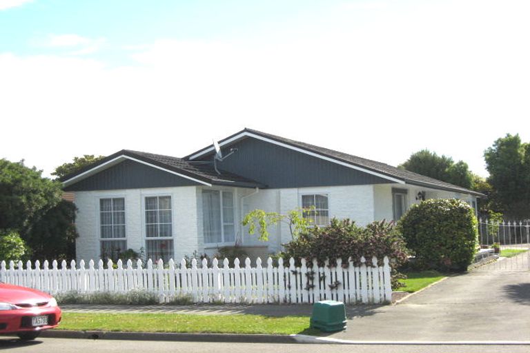 Photo of property in 9 Four Elms Place, Parklands, Christchurch, 8083