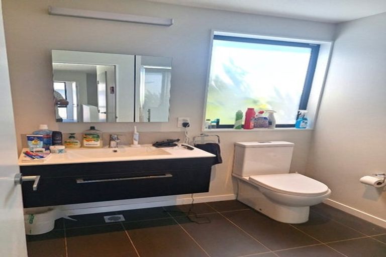 Photo of property in 18/6u Oswald Crescent, Paparangi, Wellington, 6037