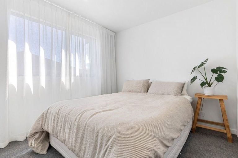 Photo of property in 16c Hamurana Place, Te Atatu Peninsula, Auckland, 0610