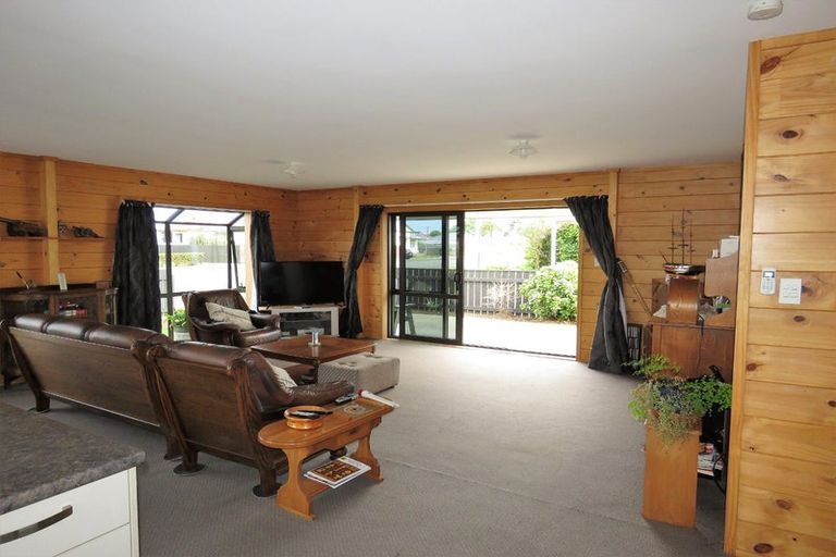 Photo of property in 43 Queen Street, Westport, 7825