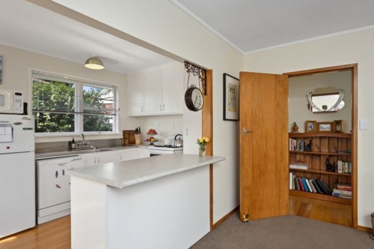 Photo of property in 30 Lee Street, Te Puke, 3119