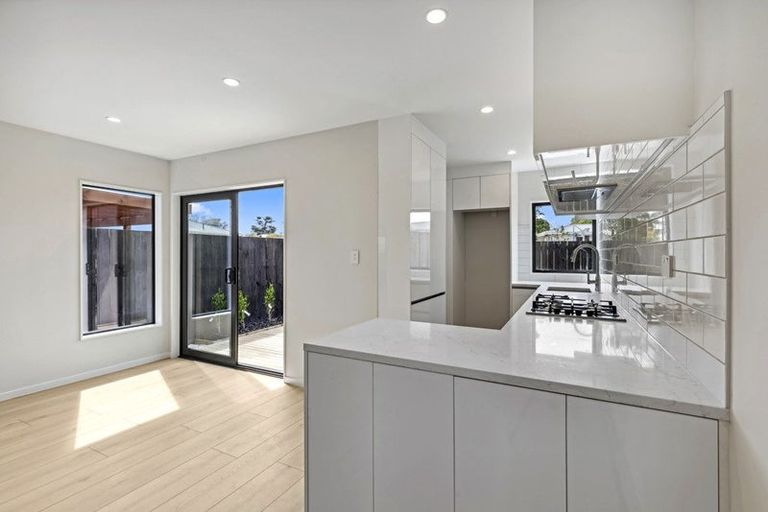 Photo of property in 647c Te Atatu Road, Te Atatu Peninsula, Auckland, 0610