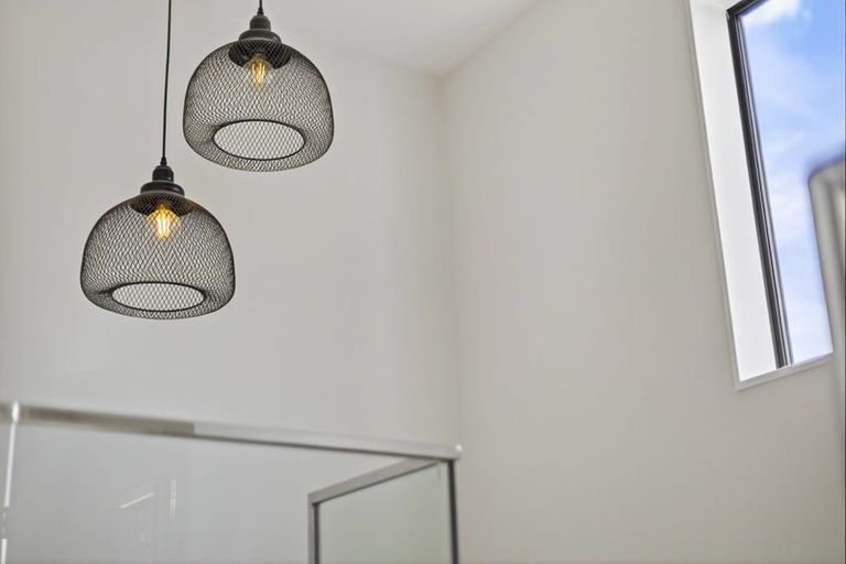 Photo of property in 27 Arahopu Place, Papakura, 2110