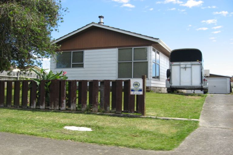 Photo of property in 6 Killington Crescent, Mangere, Auckland, 2022