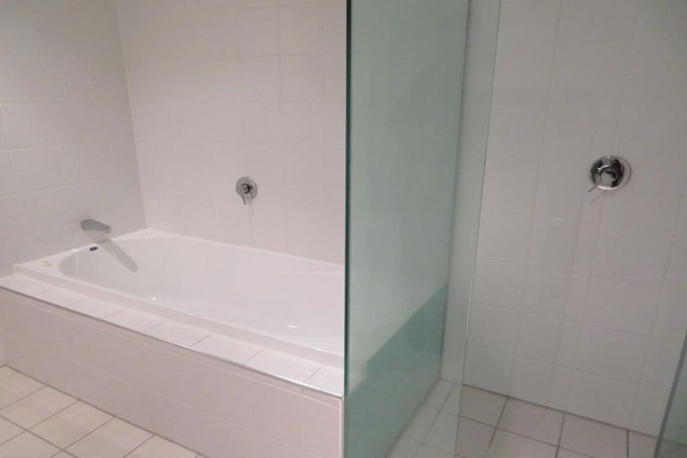 Photo of property in Sanctum Apartment, 10 Ebor Street, Te Aro, Wellington, 6011