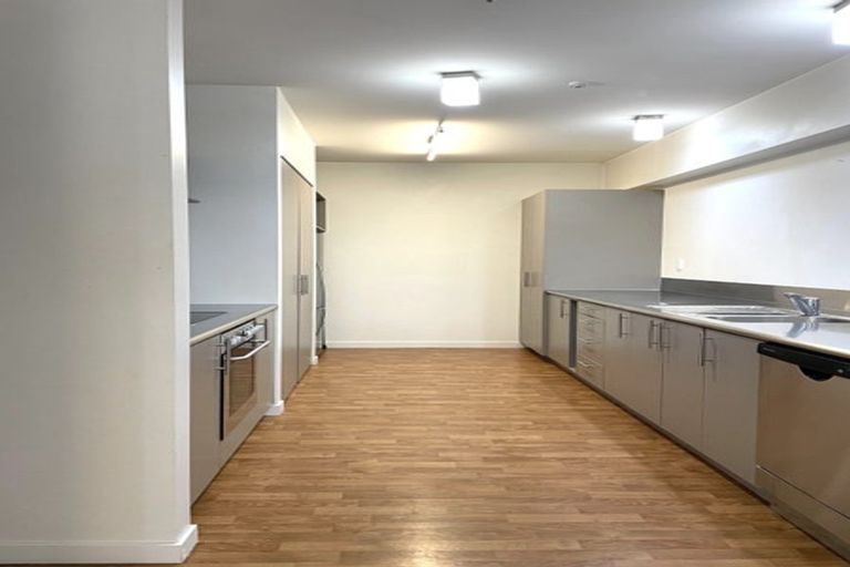 Photo of property in Budget Car Rental, 2/81 Ghuznee Street, Te Aro, Wellington, 6011