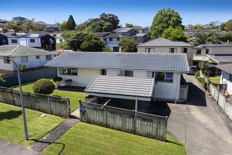 Photo of property in 1/63 Salamanca Road, Sunnynook, Auckland, 0620