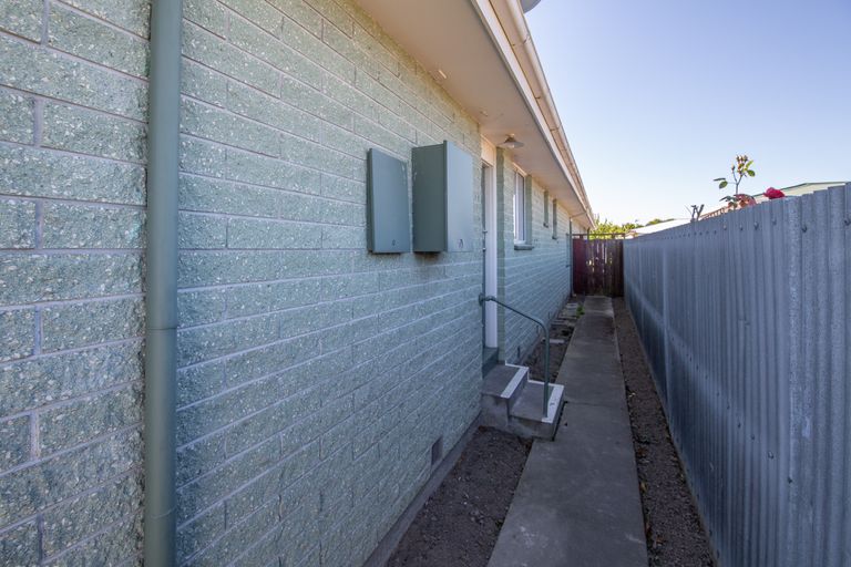 Photo of property in 19 Sturrocks Road, Redwood, Christchurch, 8051