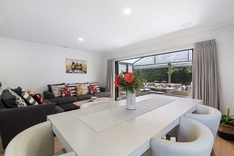 Photo of property in 7 Emerald Way, Rosedale, Auckland, 0632