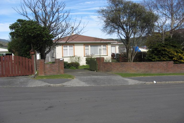 Photo of property in 6 Kim Street, Wainuiomata, Lower Hutt, 5014