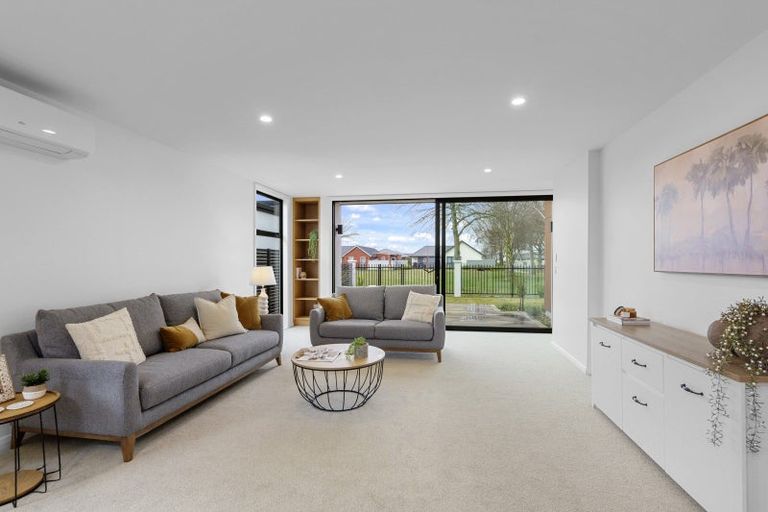 Photo of property in 15 Pembrook Close, Rangiora, 7400