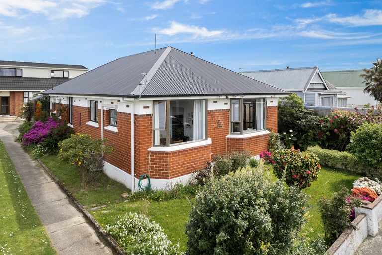 Photo of property in 16 Eskvale Street, Saint Kilda, Dunedin, 9012