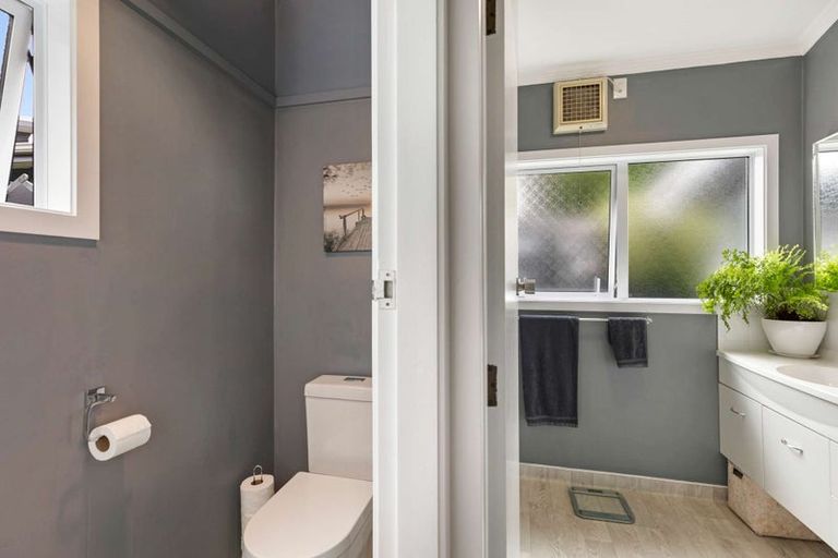 Photo of property in 11 Opawa Place, Terrace End, Palmerston North, 4410