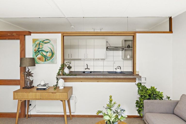 Photo of property in 24u3 Patanga Crescent, Thorndon, Wellington, 6011