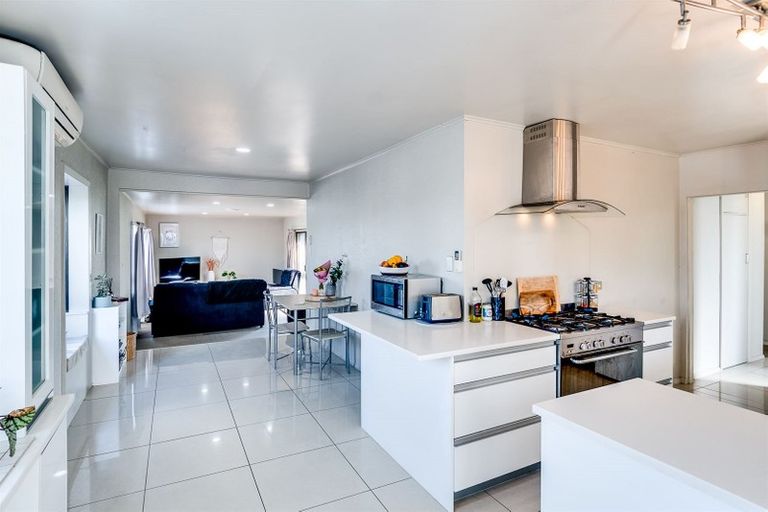 Photo of property in 54 Meeanee Road, Taradale, Napier, 4112