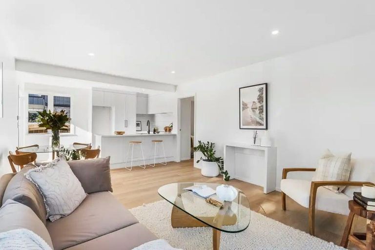 Photo of property in 16a Durham Street, Te Atatu Peninsula, Auckland, 0610