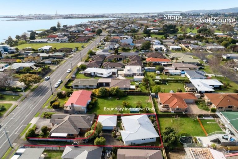 Photo of property in 212 Ngatai Road, Otumoetai, Tauranga, 3110