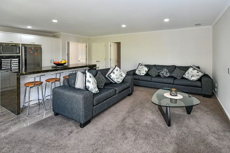 Photo of property in 4 Glasson Avenue, Flat Bush, Auckland, 2016
