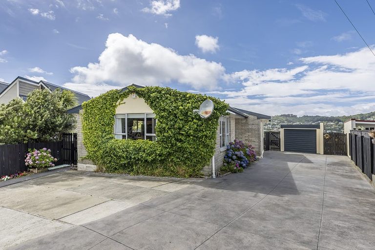 Photo of property in 9 Admiralty Street, Crofton Downs, Wellington, 6035