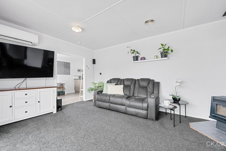 Photo of property in 7 Prestige Place, Maoribank, Upper Hutt, 5018