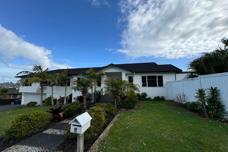Photo of property in 21 Hornbill Drive, Fairview Heights, Auckland, 0632