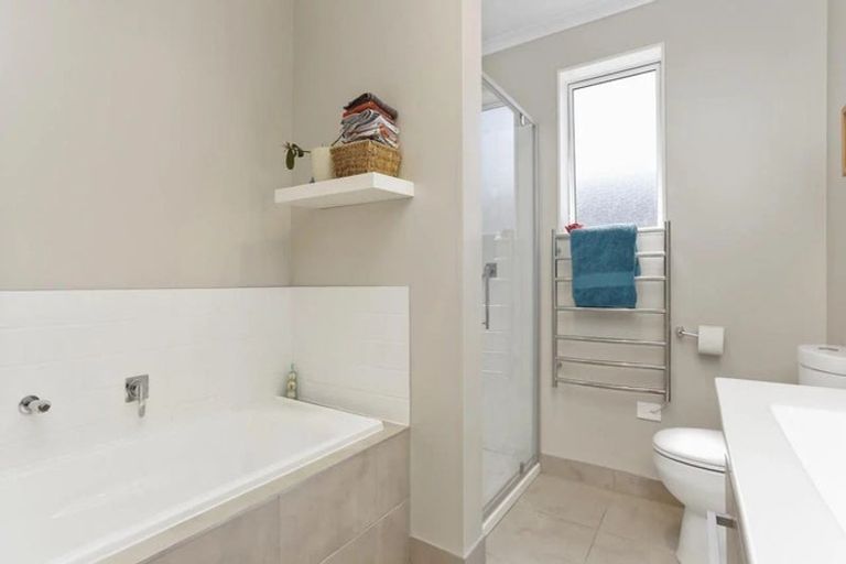 Photo of property in 2 Kotuku Lane, Hobsonville, Auckland, 0616