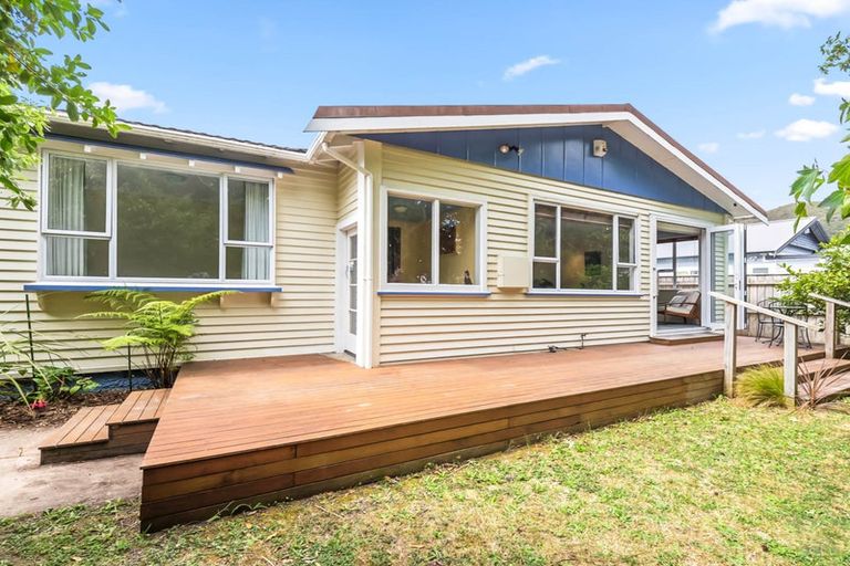 Photo of property in 3 Saint Ronans Avenue, Waterloo, Lower Hutt, 5011
