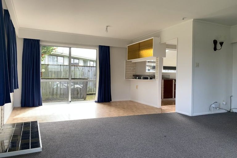 Photo of property in 33 Larchmont Grove, Totara Park, Upper Hutt, 5018