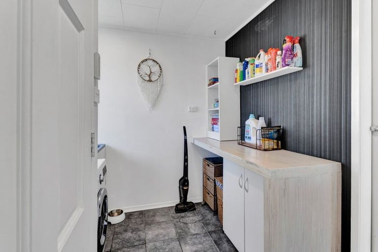 Photo of property in 16 Ngahere Street, Inglewood, 4330