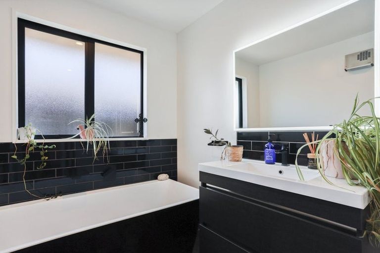 Photo of property in 7 Valour Drive, Rangiora, 7400
