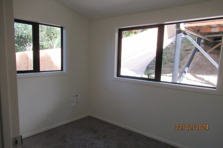 Photo of property in 5 Fernhaven Place, Massey, Auckland, 0614