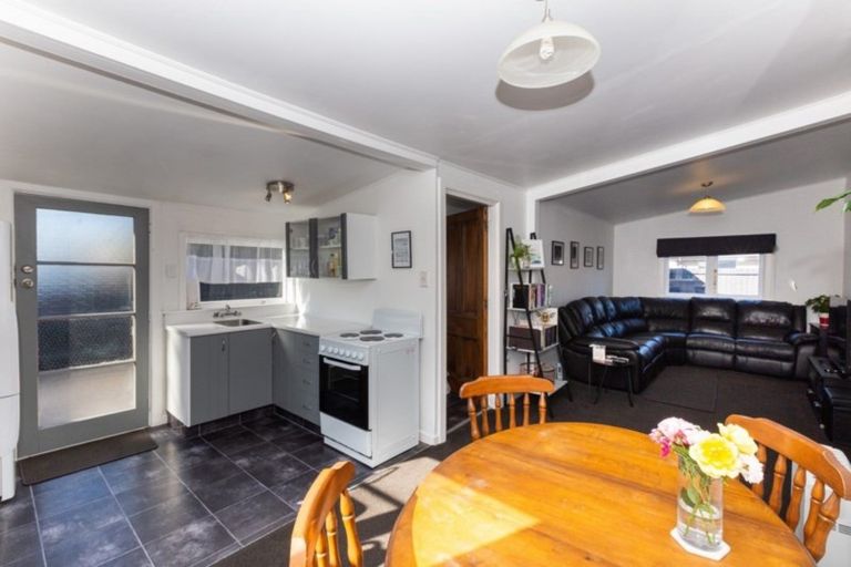 Photo of property in 11 Seymour Street, Hornby, Christchurch, 8042