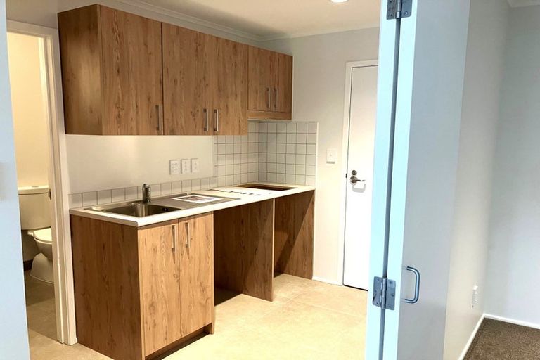 Photo of property in 7c/30 Westward Ho, Glen Eden, Auckland, 0602