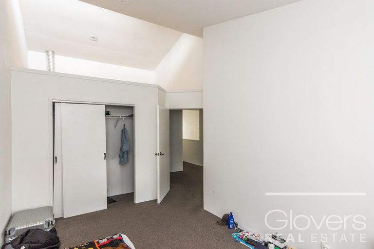 Photo of property in 10 Captain Scott Road, Glen Eden, Auckland, 0602