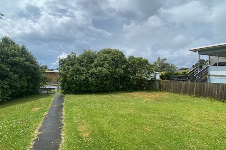 Photo of property in 18 Kent Street, Waiuku, 2123
