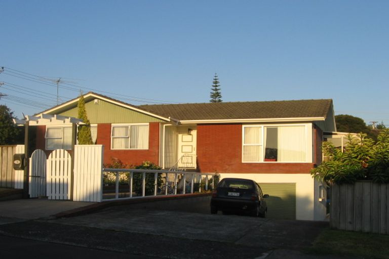 Photo of property in 1a/2 Hamilton Place, Glenfield, Auckland, 0629