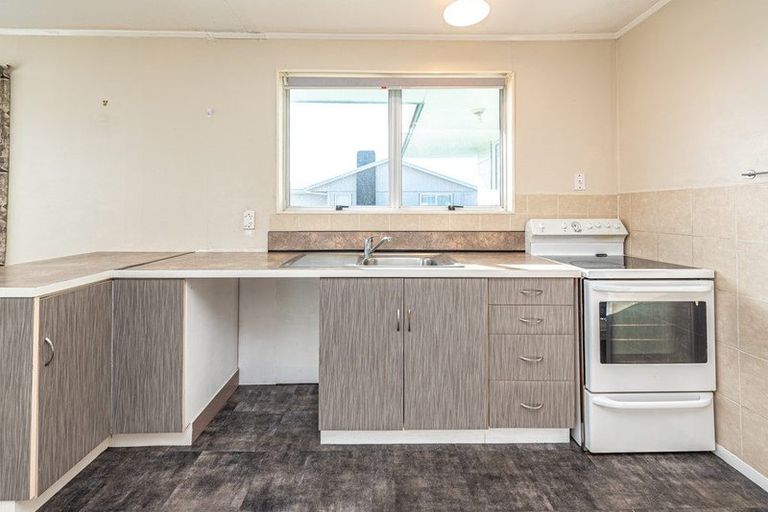 Photo of property in 51 Lee Street, Castlecliff, Whanganui, 4501