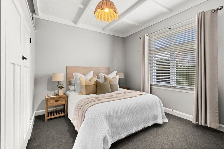 Photo of property in 15 Taradale Road, Marewa, Napier, 4110