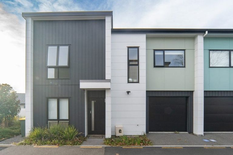 Photo of property in 12 Emmadale Lane, Hamilton East, Hamilton, 3216