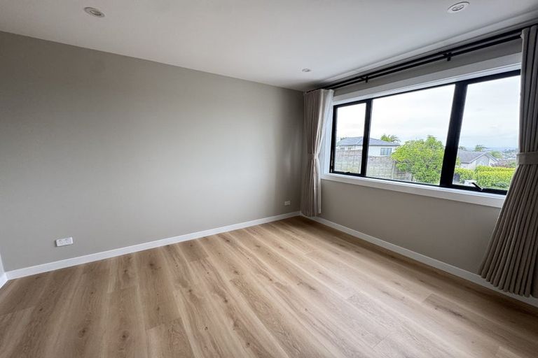 Photo of property in 42 Manu Place, Pinehill, Auckland, 0632