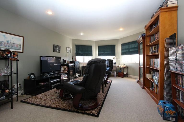 Photo of property in 15 Tullamore Place, Casebrook, Christchurch, 8051