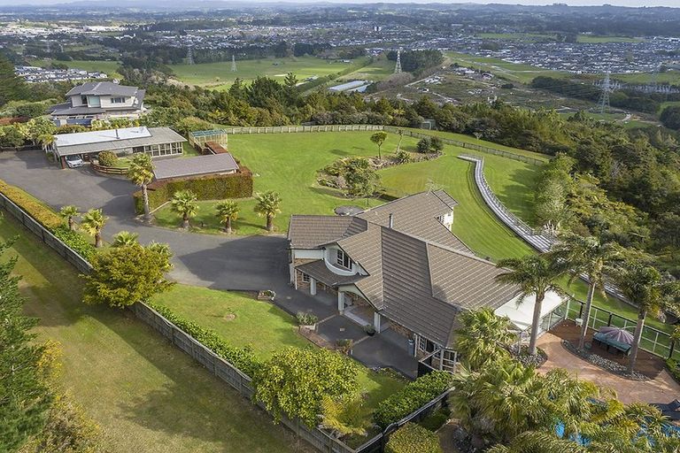 Photo of property in 54 Pinetone Road, Kumeu, 0892